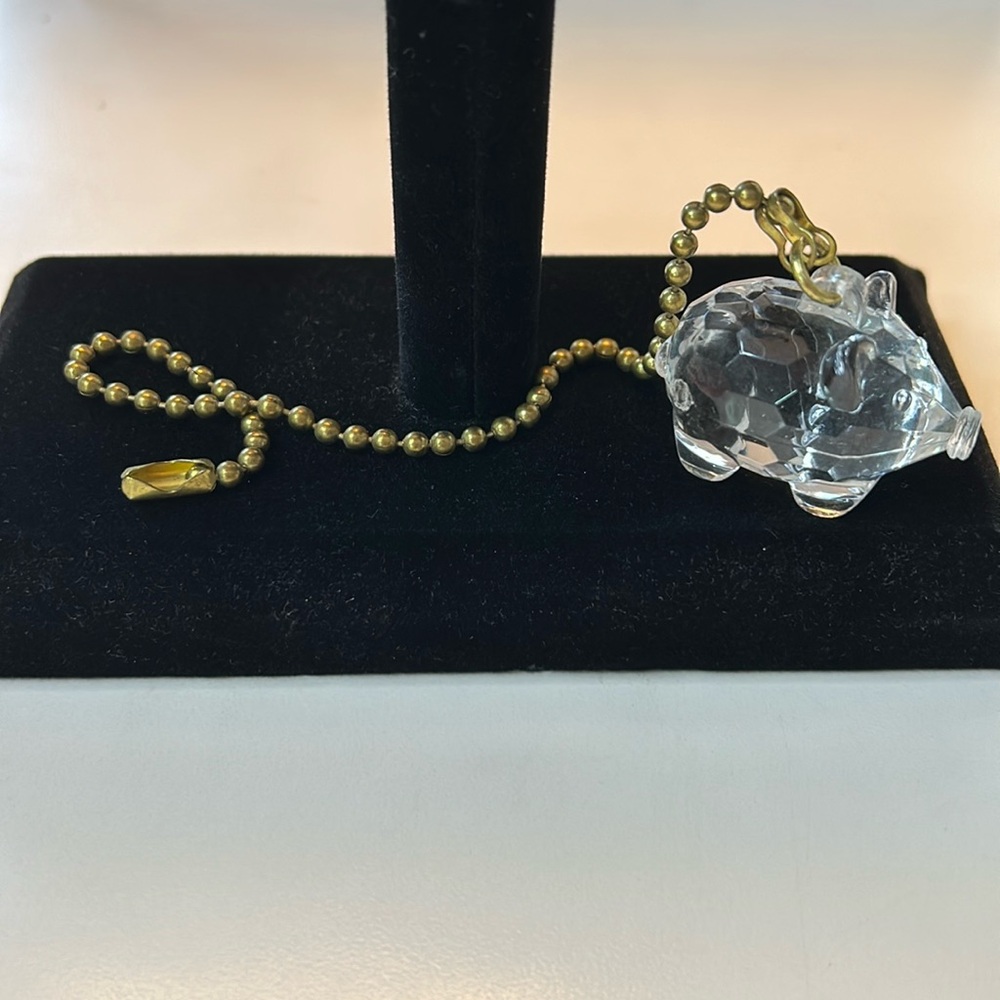 Faceted clear pig light or fan pull chain extension